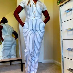 One piece white suit with POCKETS!